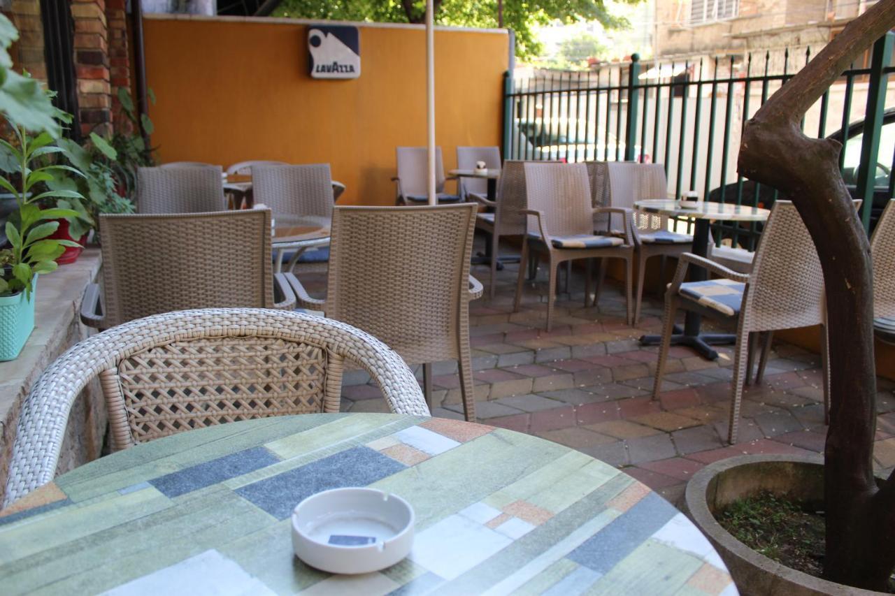 Hotel Vila 15 Tirana Exterior foto