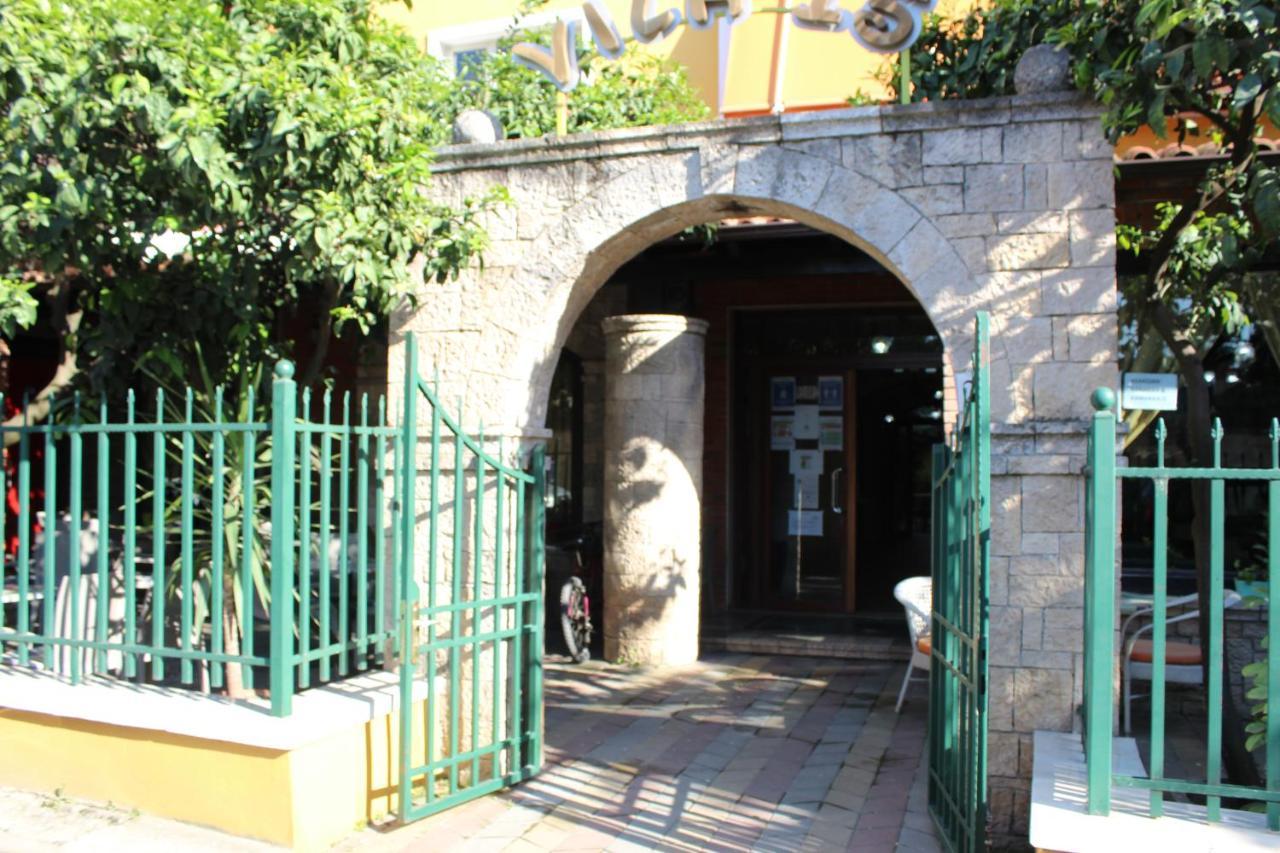 Hotel Vila 15 Tirana Exterior foto