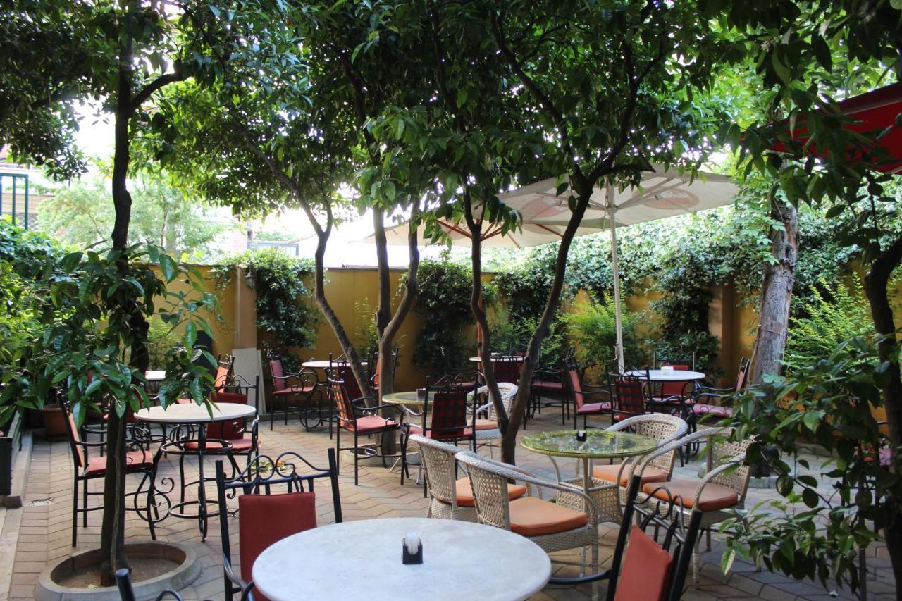Hotel Vila 15 Tirana Exterior foto